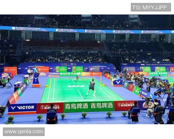 重庆羽毛球队在全国锦标赛中展现灵活性与战术多变的精彩表现