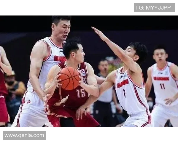 深圳篮球队以54分领跑挑战赛积分榜展现强劲实力与团队合作精神