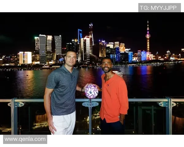 足球明星中国行精彩瞬间回顾与球迷互动热潮分析 足球明星中国行精彩瞬间回顾与球迷互动热潮分析